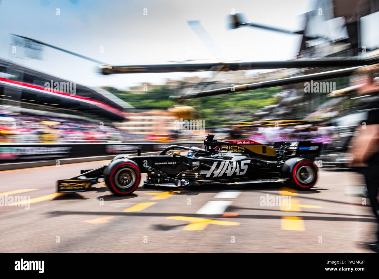 Monte Carlo / Monaco - 25/02/2019 - #8 Romain Grosjean (FRA, Haas VF 19) Position heraus für einen Durchlauf während des RP3 Vor der Qualifikation für den GP von Monaco Stockfoto