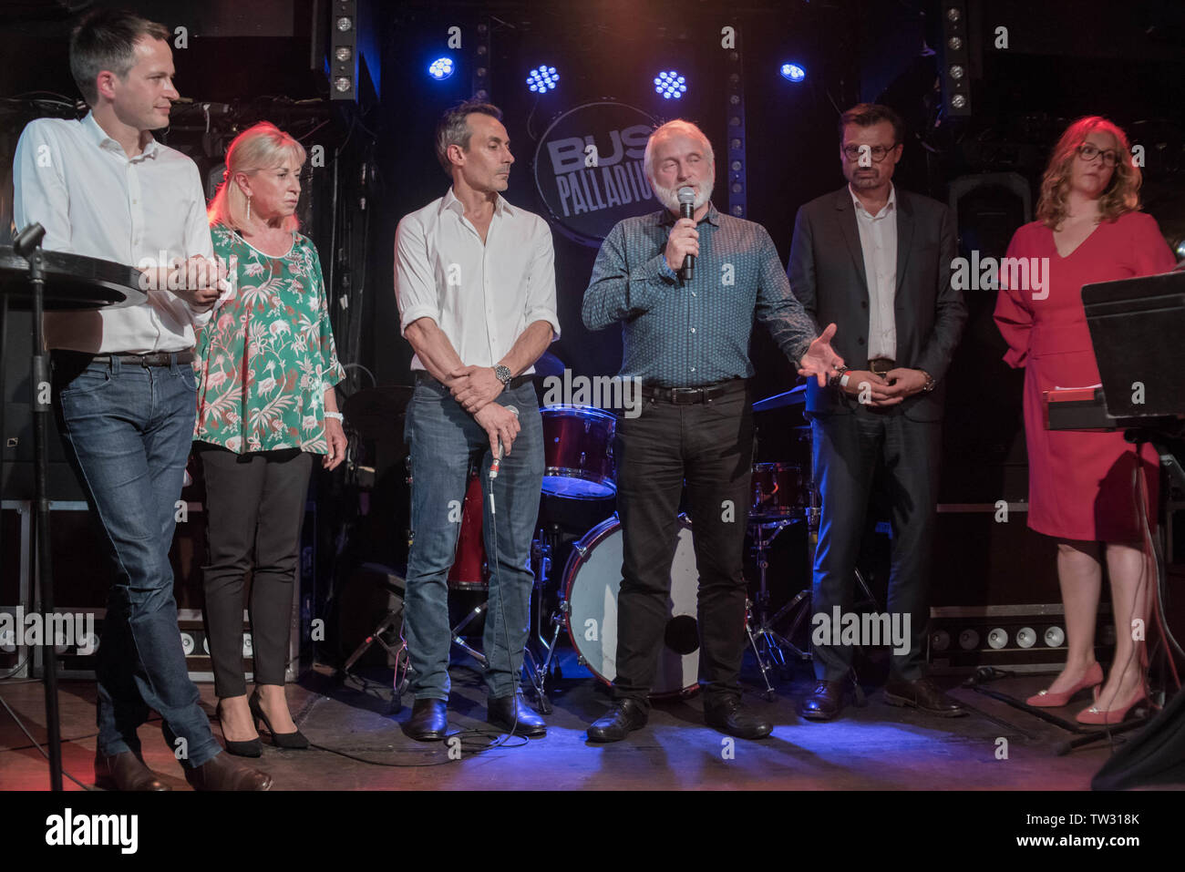 Bus Palladium - die Kultur Veranstaltung für Paris! - Organisiert von Pierre-Yves Bournazel Stockfoto