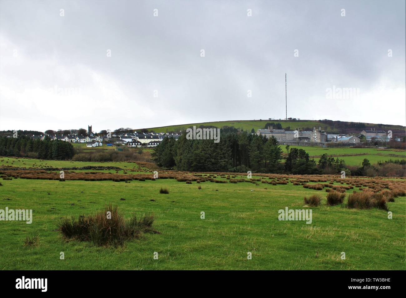 Ein Blick auf HMP Dartmoor, der Kategorie C mens Gefängnis, neben dem Dorf Princetown, in Dartmoor National Park, in Devon, England. Stockfoto