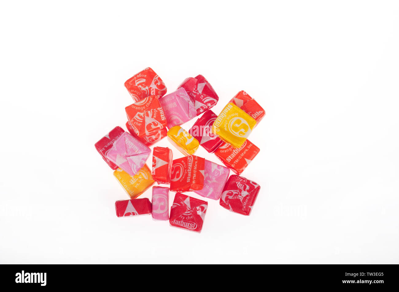 Starburst wrapped Candy auf weißem Hintergrund Stockfoto