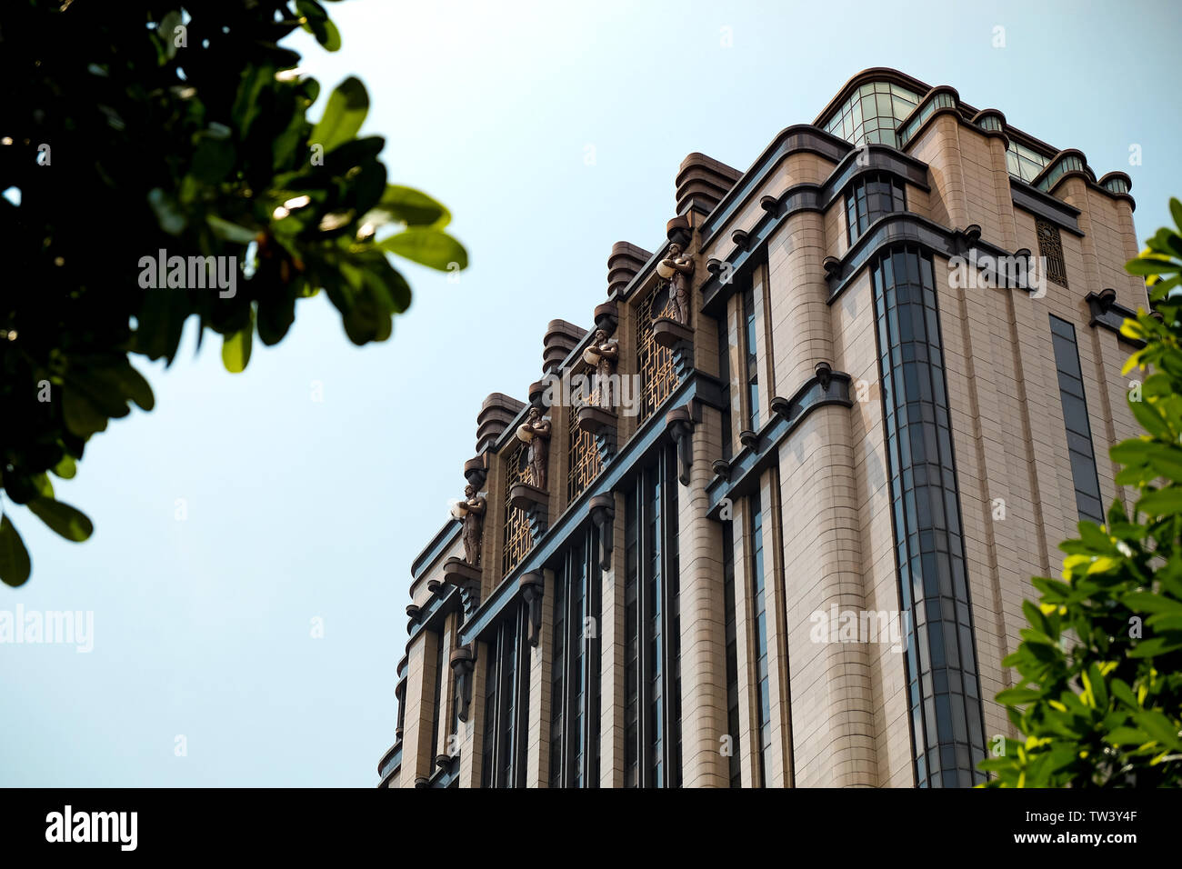 Parkview Square ist eine beeindruckende architektonische Art déco-Stil Bürogebäude in Singapur Kern der Innenstadt entlang der North Bridge Road und Burgis Kreuzung. Stockfoto