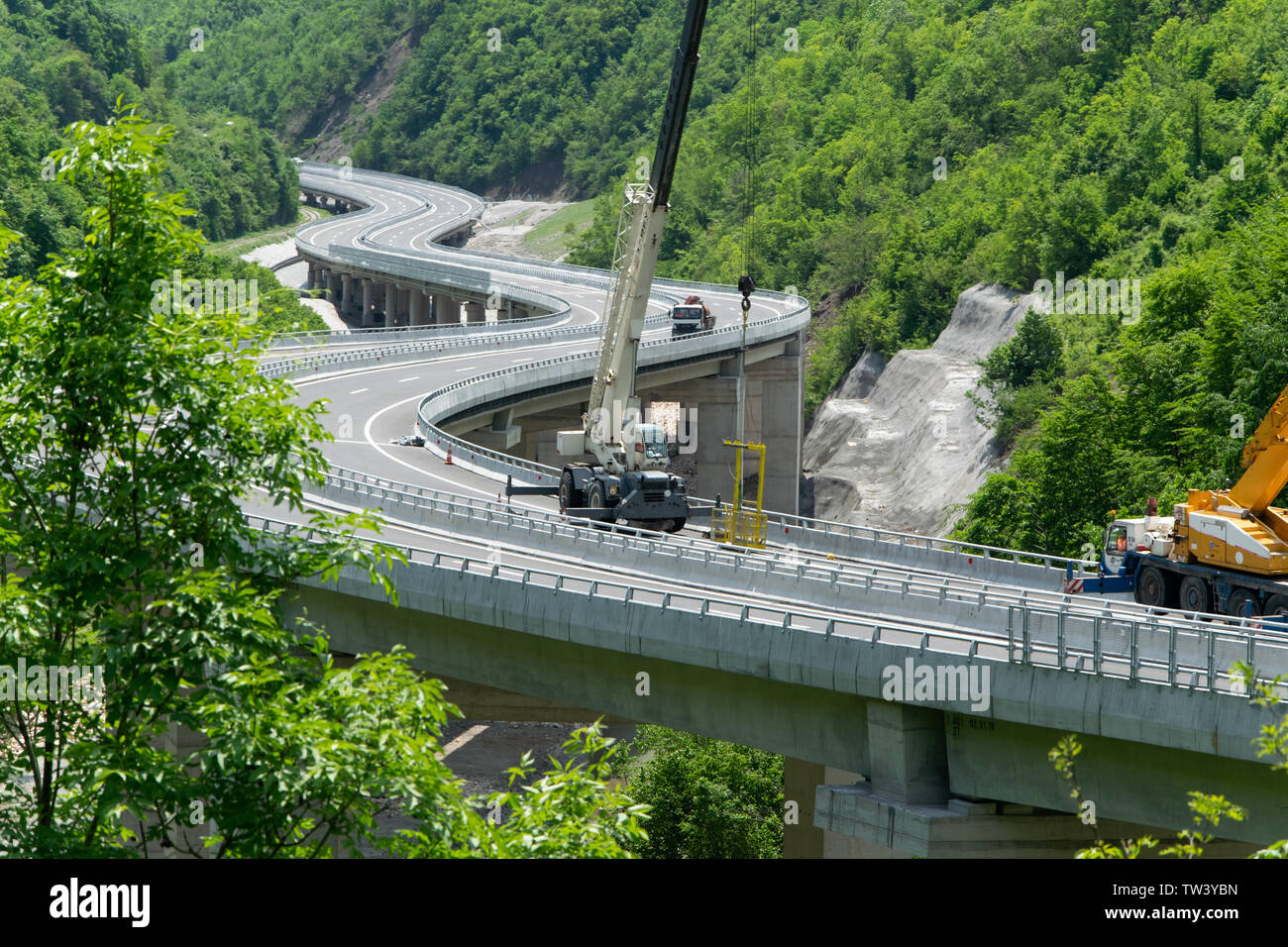Prishtina, Kosovo - "Arbën Xhaferi' Autobahn im Bau Stockfoto