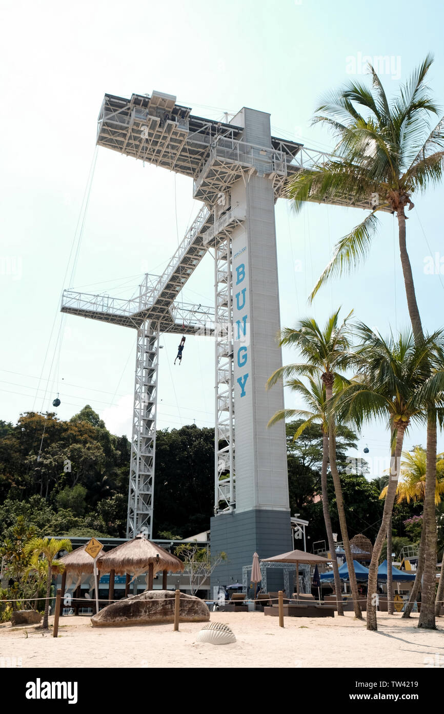 47 Meter Bungy Jump Turm auf der Insel Sentosa Singapur Stockfoto