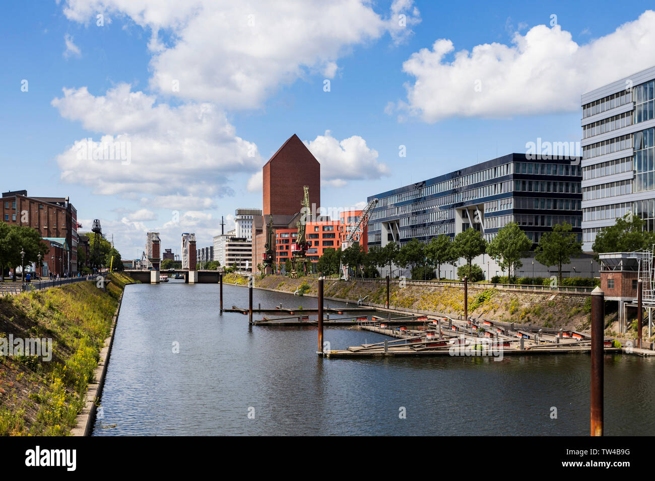 Innenhafen Hafen mit dem NRW-Archiv im Landesarchiv Nordrhein-Westfalen, Duisburg, Ruhrgebiet, Nordrhein-Westfalen, Deutschland Stockfoto