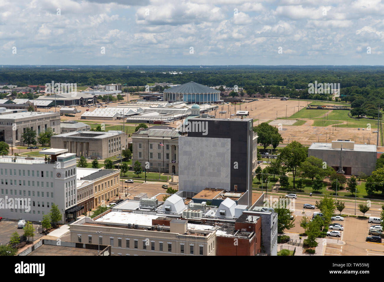 Luftaufnahme des Mississippi Coliseum und der Innenstadt von Jackson, MS Stockfoto