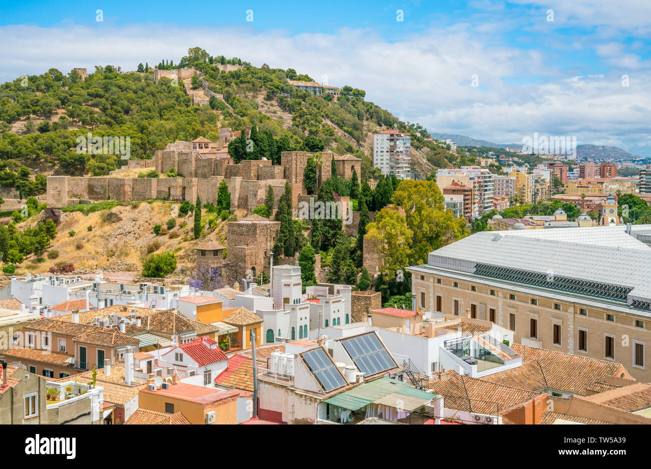 Panoramische Sicht mit Castillo de Gibralfaro in Malaga, Andalusien, Spanien. Stockfoto