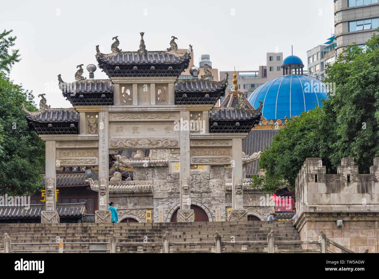 Memorial Torbogen am Nanming Fluss, Guiyang, Provinz Guizhou, China Stockfoto