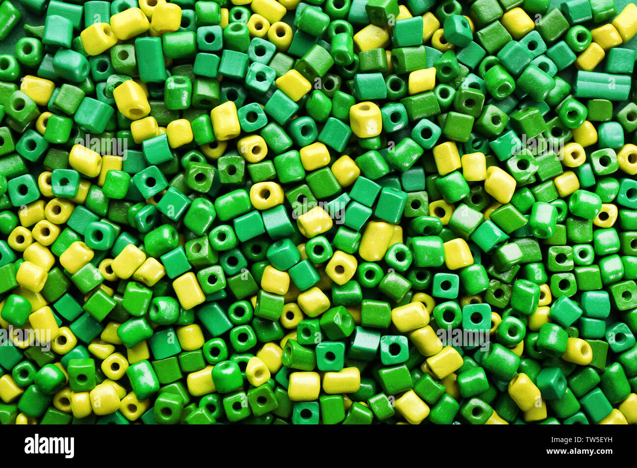 Grüne Komposition mit Perlen, Nahaufnahme Stockfoto