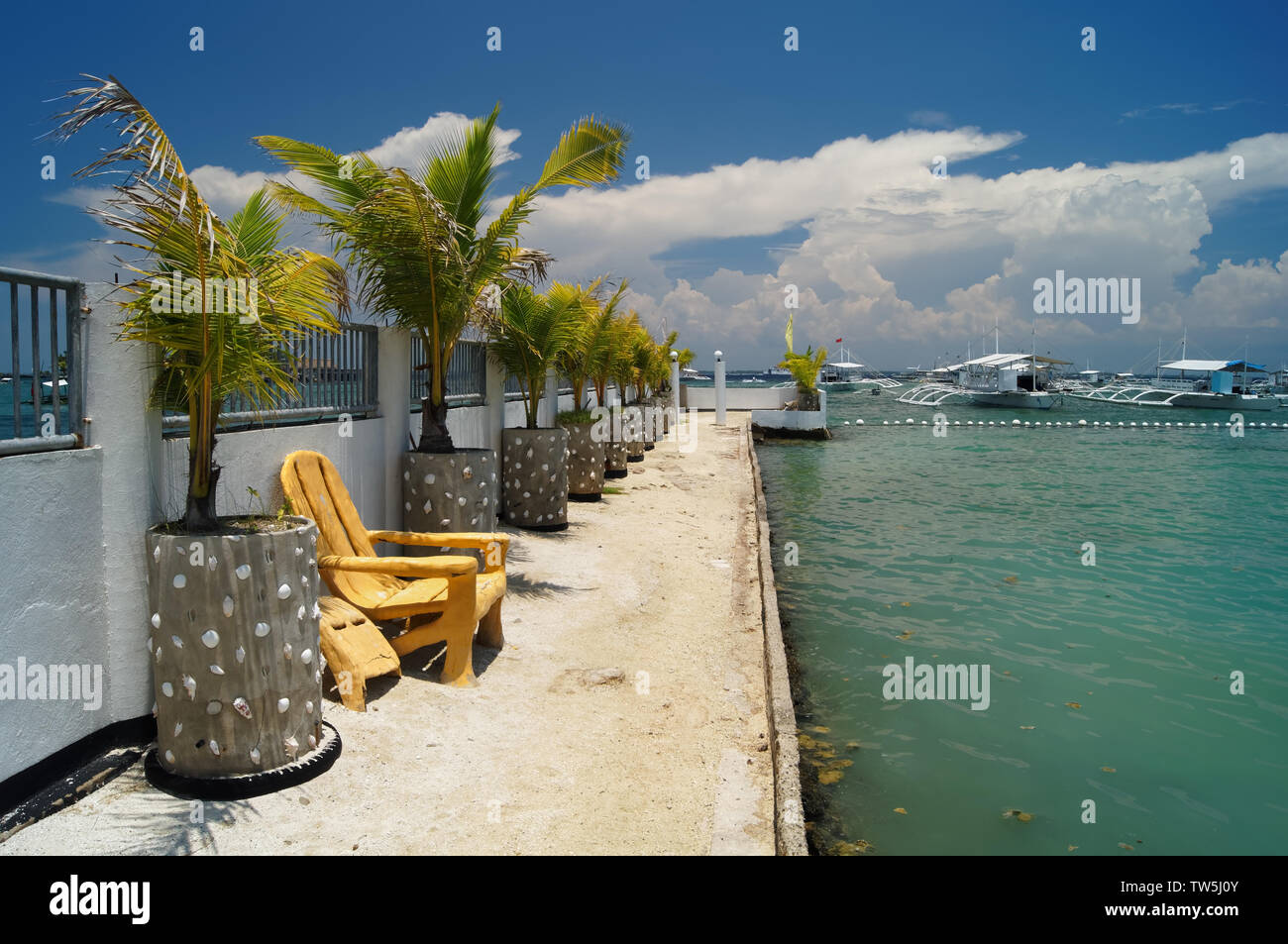 Süd-ost Asien, Philippinen, Metro Cebu Mactan Island, Maribago, EGI Beach Resort Waterfront Stockfoto