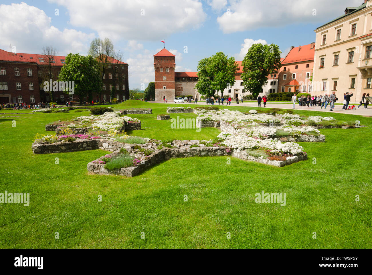 Steinblöcke in den Gärten der Burg Wawel in Krakau, Polen