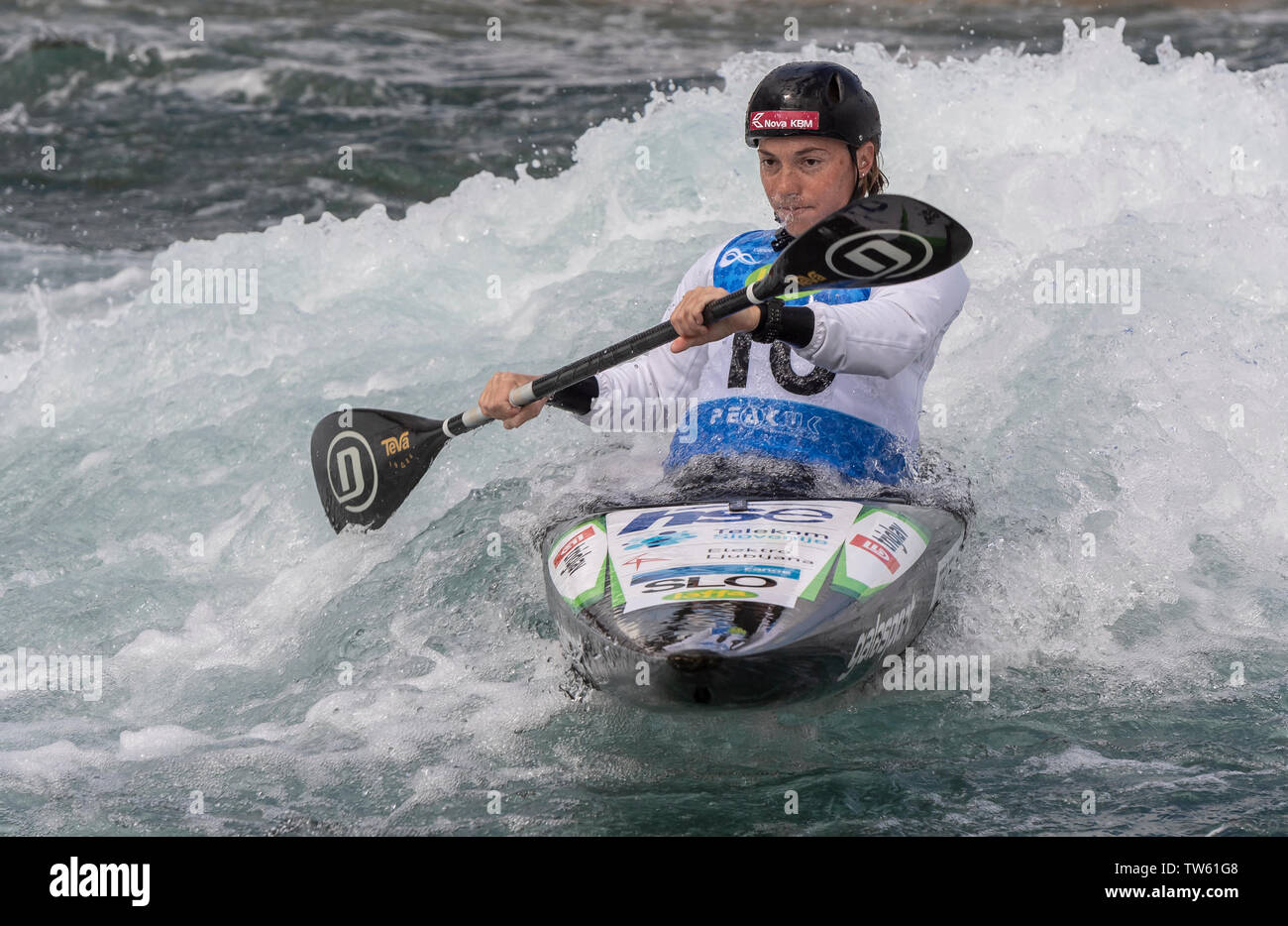 15.06.2019. Lee Valley White Water Centre, London, England. Die Canoe Slalom World Cup 2019 Eva Tercelj (SLO) konkurriert in der Frauen Kajak WK1 Stockfoto