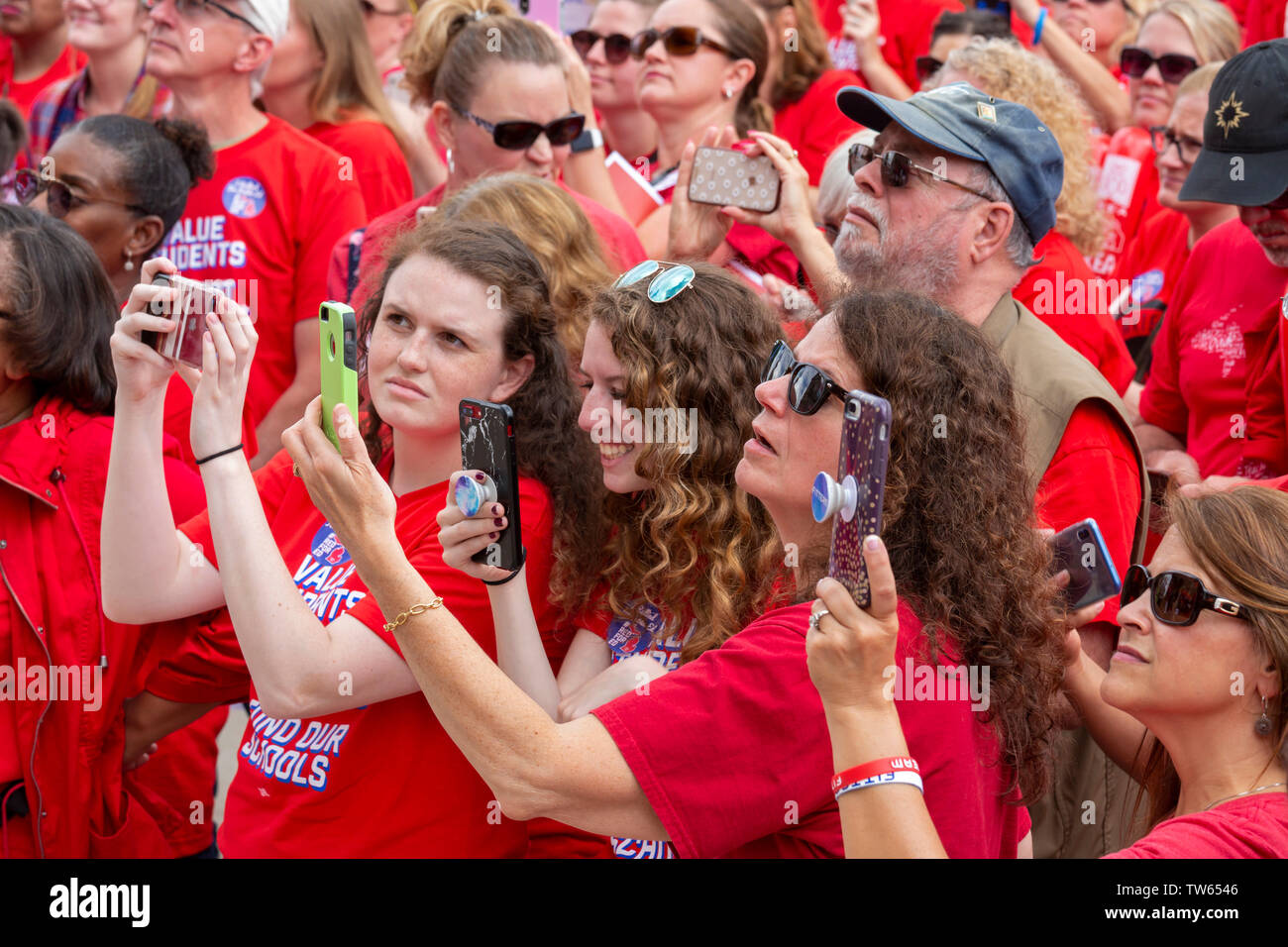 Lansing, Michigan, USA - 18. Juni 2019 - Michigan Lehrer sammelten am State Capitol zu fordern, dass der Gesetzgeber die Finanzierung für den öffentlichen educa Stockfoto