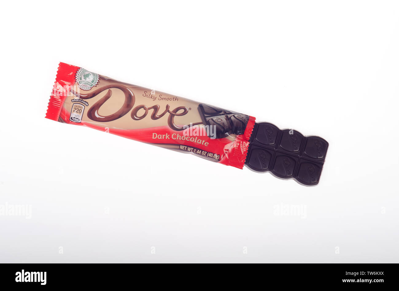 Dove dunkle Schokolade Schokoriegel von Mars, Inc. mit Wrapper geöffnet Stockfoto