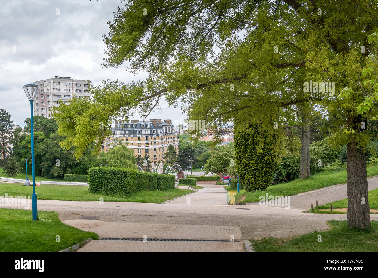 Butte du Chapeau Rouge Park in Paris. Stockfoto