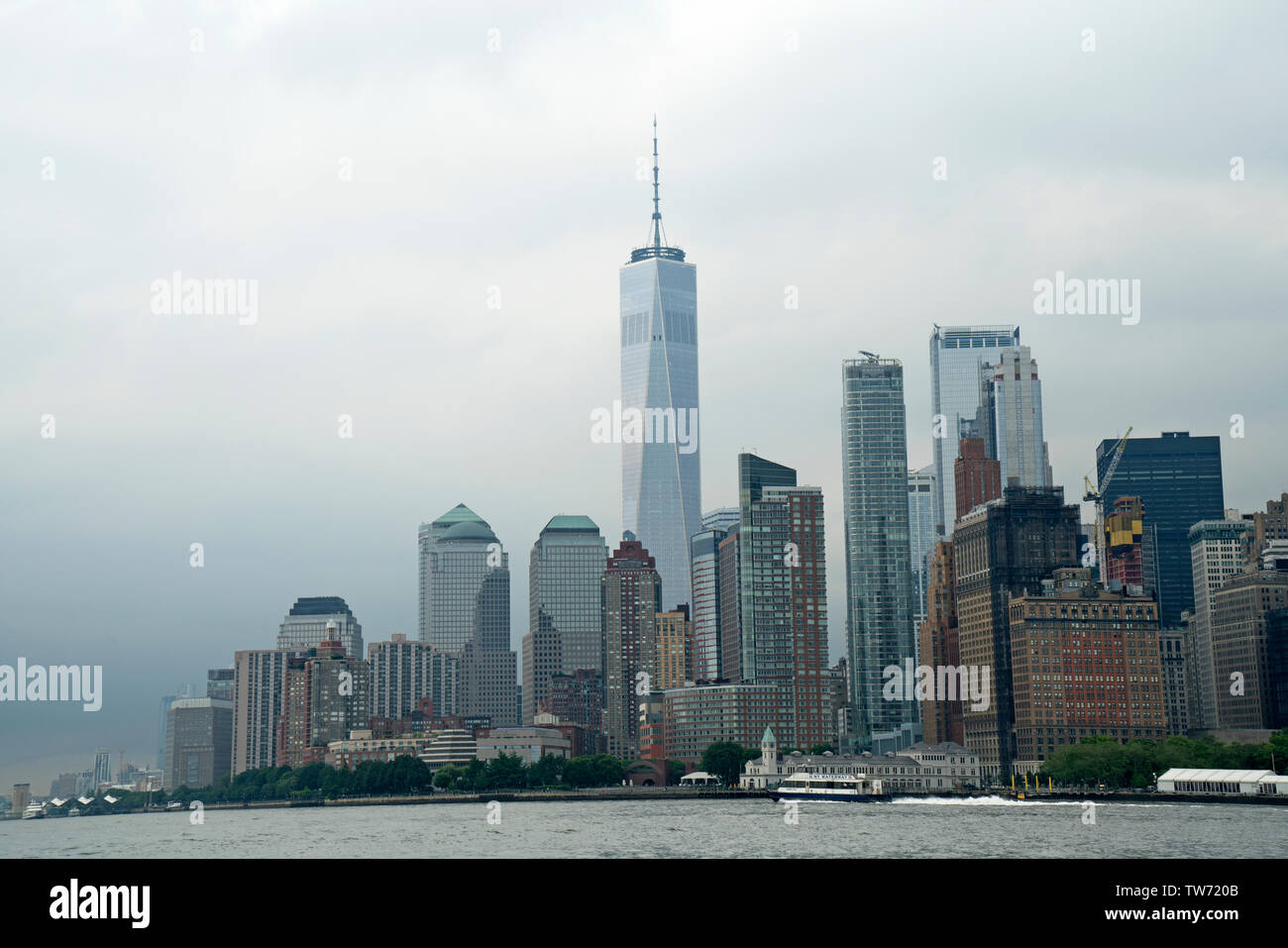 Lower Manhattan als aus dem oberen Schacht auf den Hafen von New York gesehen. Juni 17, 2019 Stockfoto