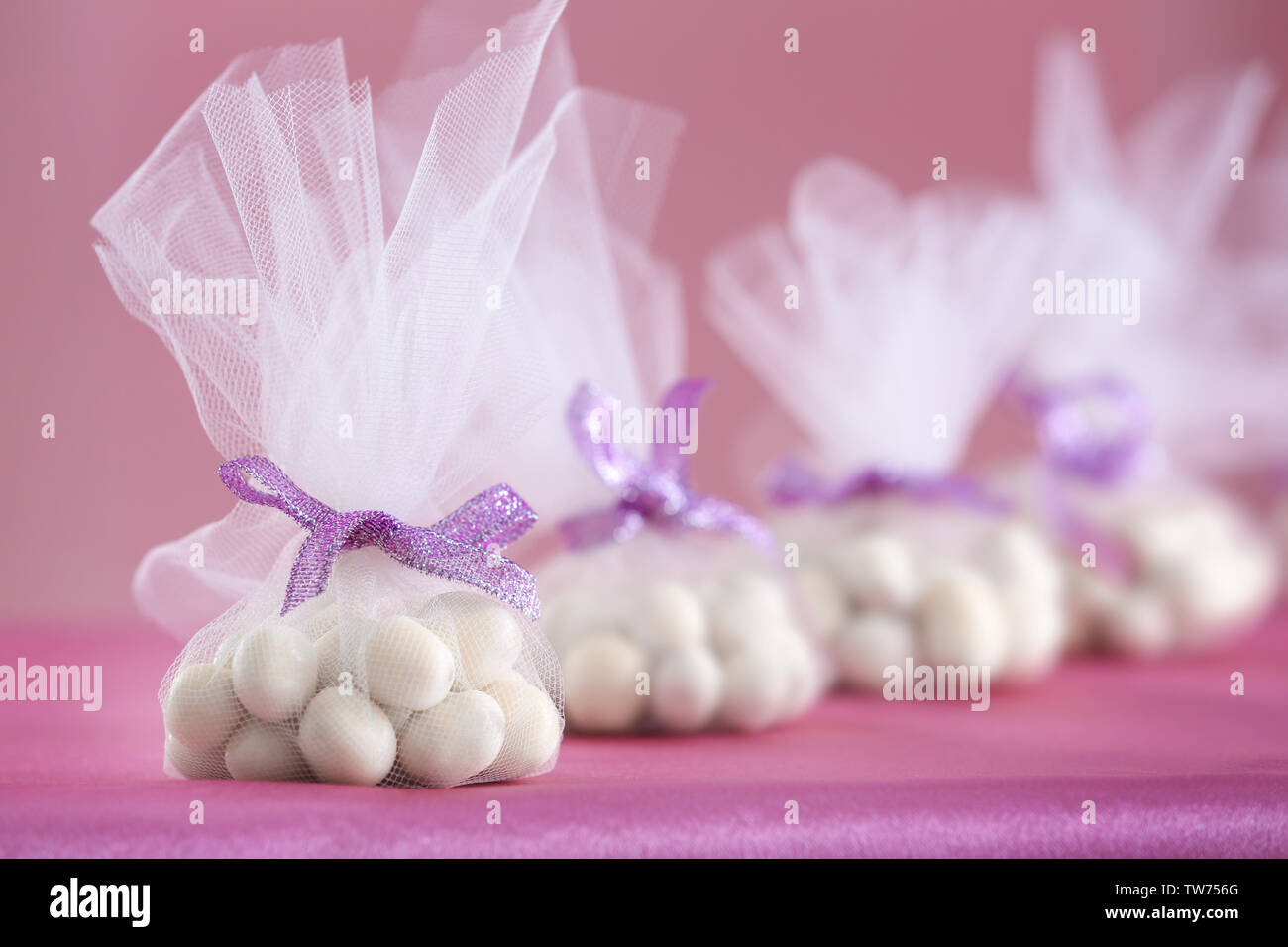 Candy Bevorzugungen für Baby Dusche auf Tisch Stockfoto