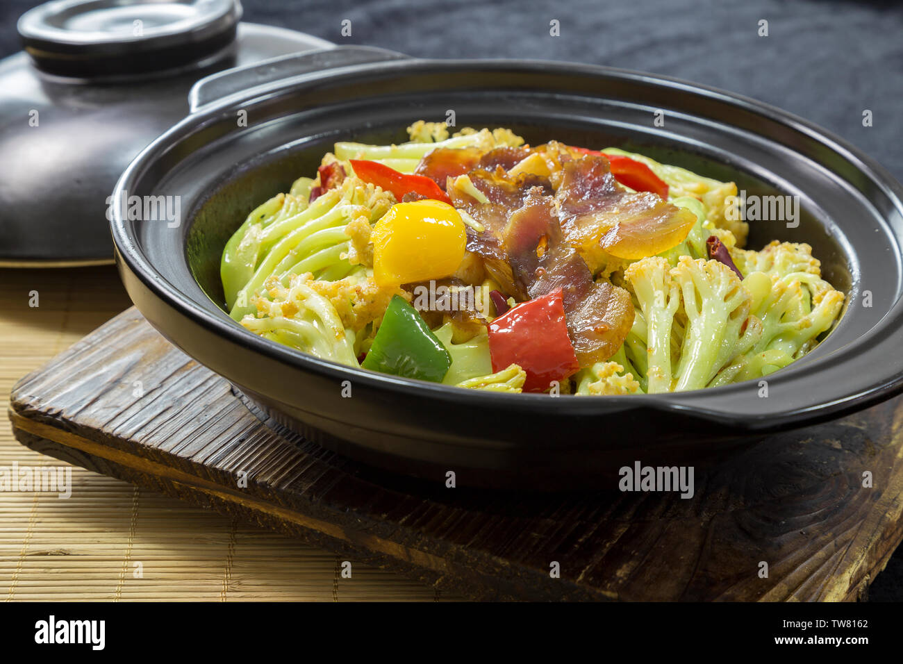 Chinesische Küche trockenen Topf Brokkoli Blume Stockfoto