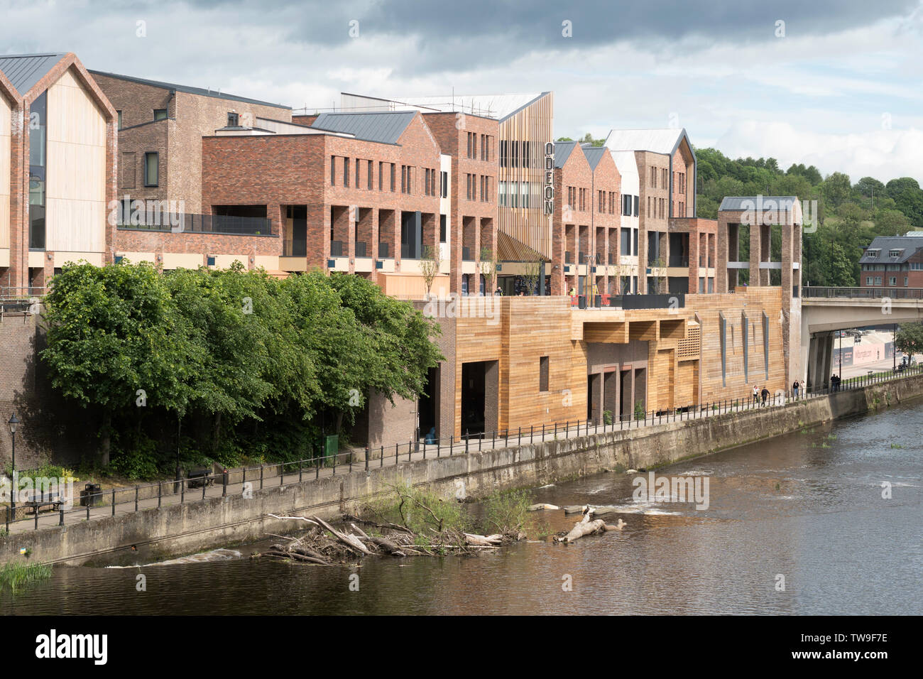Die neuen MIlburngate riverside Einkaufszentrum kurz vor der Fertigstellung, Durham, England, Großbritannien Stockfoto