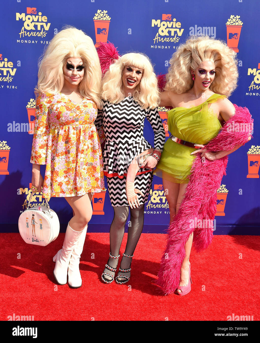 SANTA MONICA, CA - 15. Juni: (L-R) Trixie Mattel, Katya Zamolodchikova und Alyssa Edwards die 2019 MTV Movie und TV Auszeichnungen bei Barker Hangar auf J Stockfoto