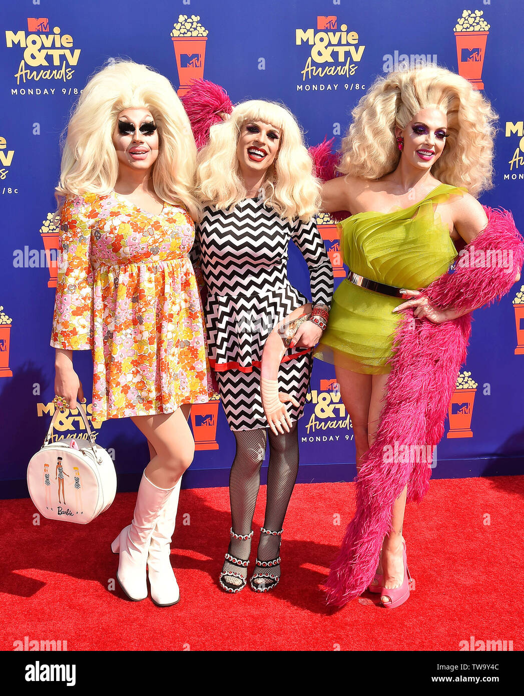 SANTA MONICA, CA - 15. Juni: (L-R) Trixie Mattel, Katya Zamolodchikova und Alyssa Edwards die 2019 MTV Movie und TV Auszeichnungen bei Barker Hangar auf J Stockfoto
