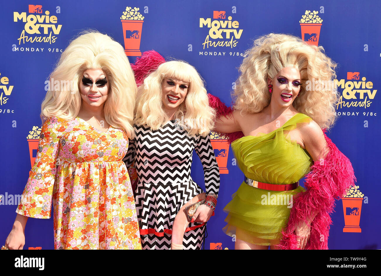 SANTA MONICA, CA - 15. Juni: (L-R) Trixie Mattel, Katya Zamolodchikova und Alyssa Edwards die 2019 MTV Movie und TV Auszeichnungen bei Barker Hangar auf J Stockfoto