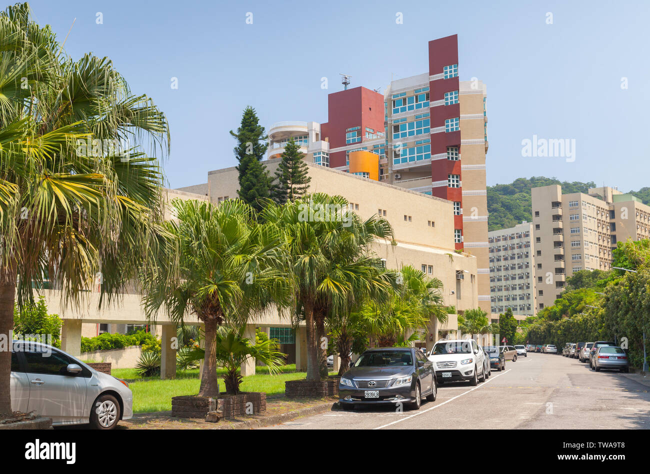 Keelung, Taiwan - September 5, 2018: Street View mit Gebäude der National Taiwan Ocean Universität an einem sonnigen Tag Stockfoto