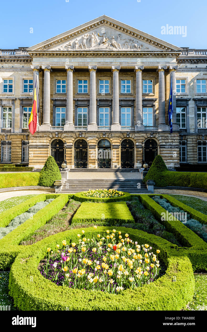 Vorderansicht der Palast der Nation, dem Sitz des belgischen föderalen Parlaments in Brüssel, Belgien. Stockfoto