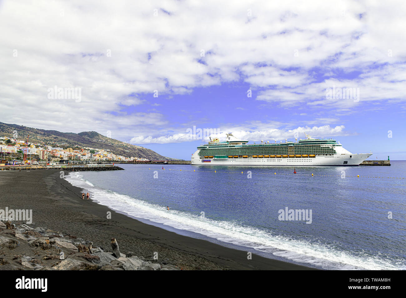 09.17.2018. La Palma, Kanarische Inseln, Spanien. Die Royal Caribbean Schiff Unabhängigkeit der Meere günstig an Mulle sur Santa Cruz de La Palmas Stockfoto
