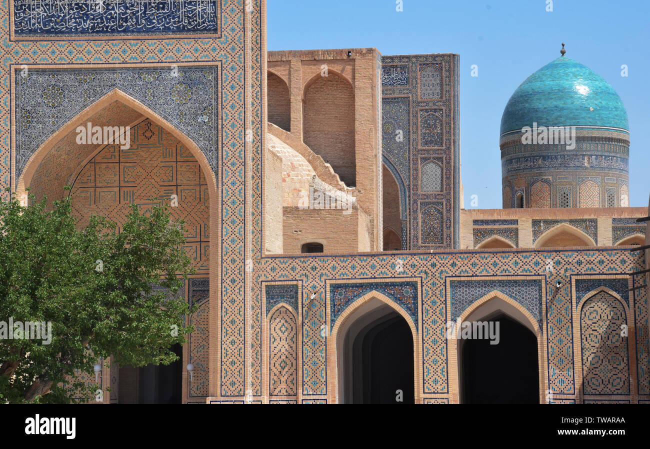 Buchara und die seidenstraße Herrlichkeit mit blauen Kuppeln und architektonische Wunder Stockfoto