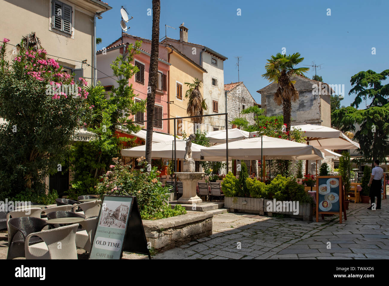 Straßencafes in Porec, Kroatien Stockfoto