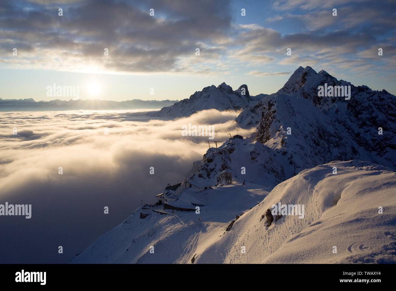 Österreich, Tirol, Karwendelgebirge, Blick von der Hafelekarspitze Richtung . Stockfoto