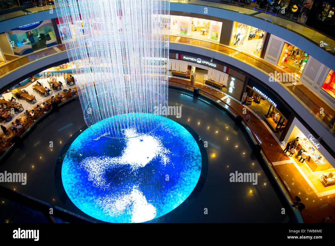 Digital Light Canvas in die Shoppes in der Marina Bay Sands Stockfoto