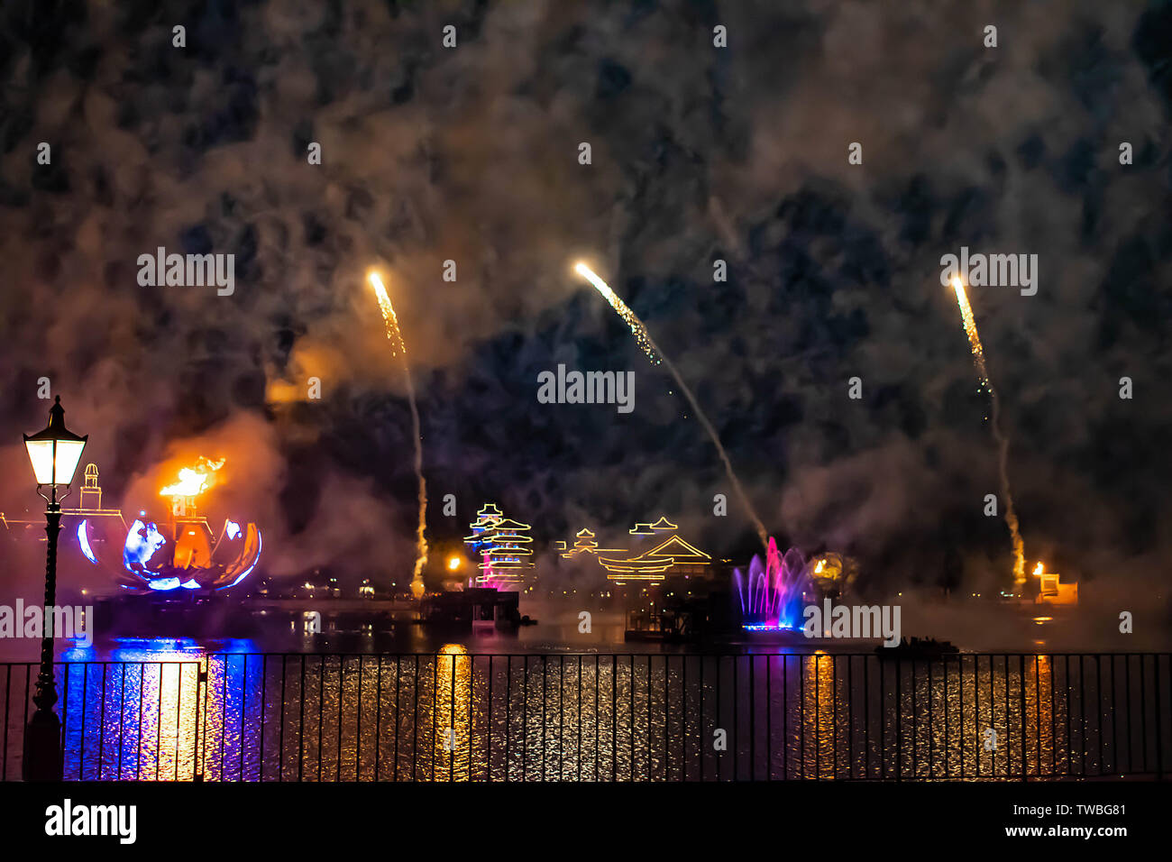 Orlando, Florida. Mai 16, 2019. IllumiNations Reflexionen an der Erde in Epcot im Walt Disney World Resort Stockfoto