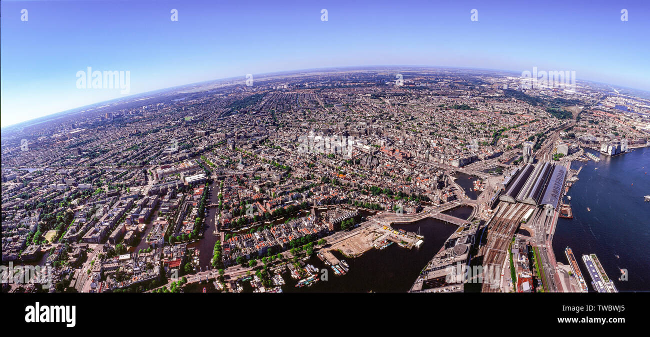Panorama Luftbild der Innenstadt von Amsterdam mit der Central Station, die Niederlande Stockfoto