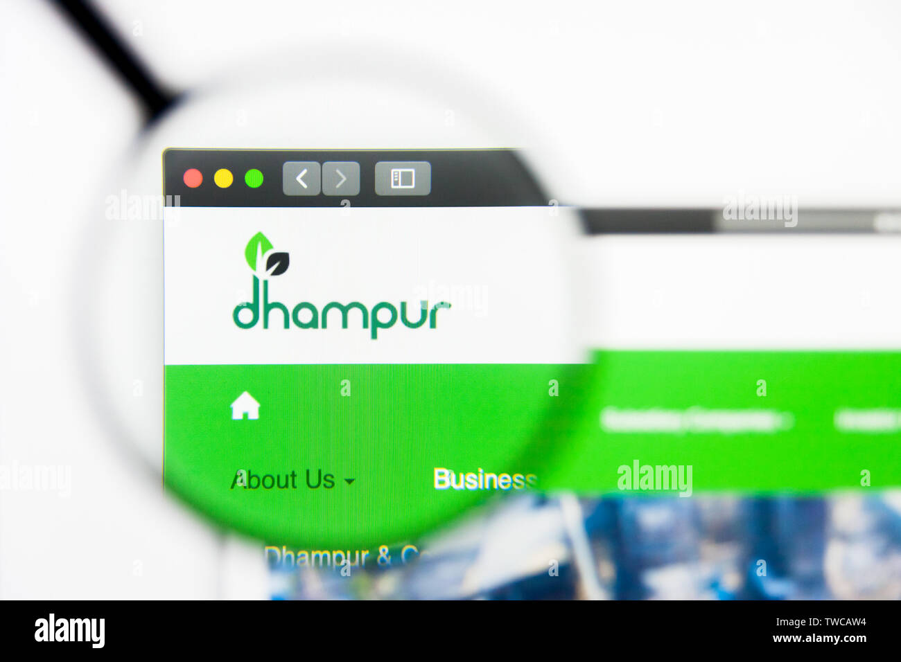 New York, New York State, USA - 19. Juni 2019: Illustrative Editorial von Dhampur Sugar Mills Homepage. Dhampur Sugar Mills Logo sichtbar auf scre Stockfoto