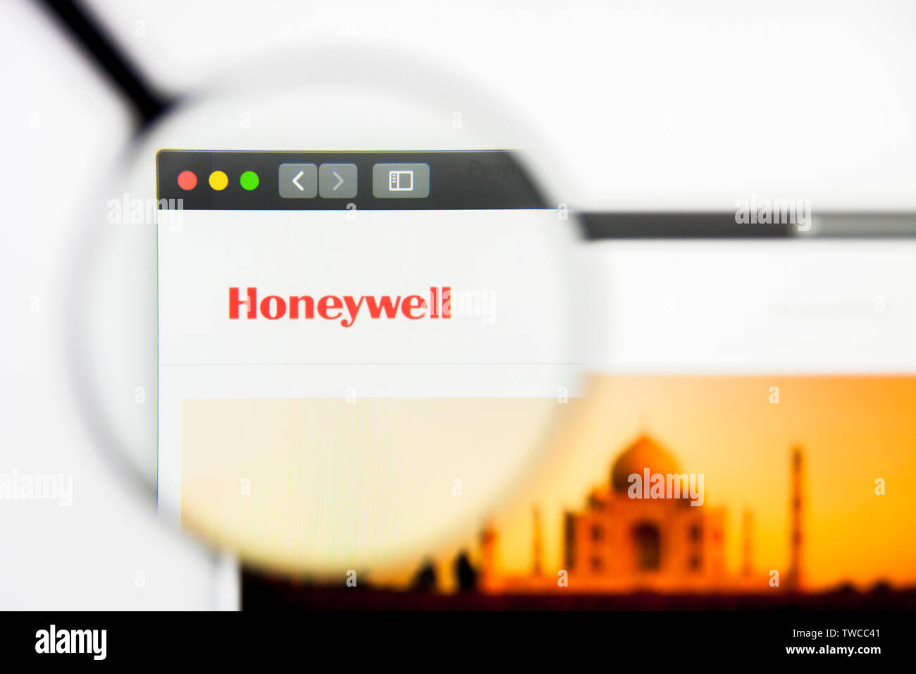 New York, New York State, USA - 19. Juni 2019: Illustrative Editorial der Honeywell Automation India Website Homepage. Honeywell Automation India logo v Stockfoto