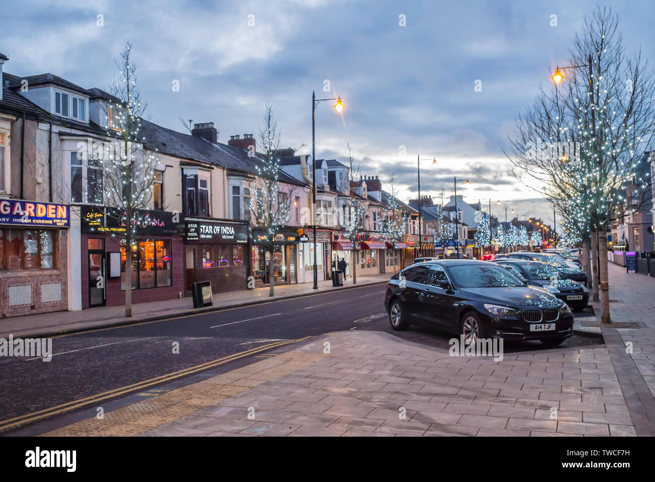 Blick nach Westen bis Ocean Road, South Shields, zu Weihnachten - Zeit Stockfoto