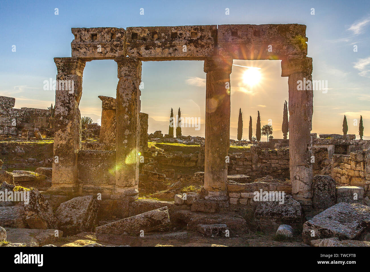 Sonnenuntergang von der antiken Stadt Hierapolis in der Türkei. Stockfoto