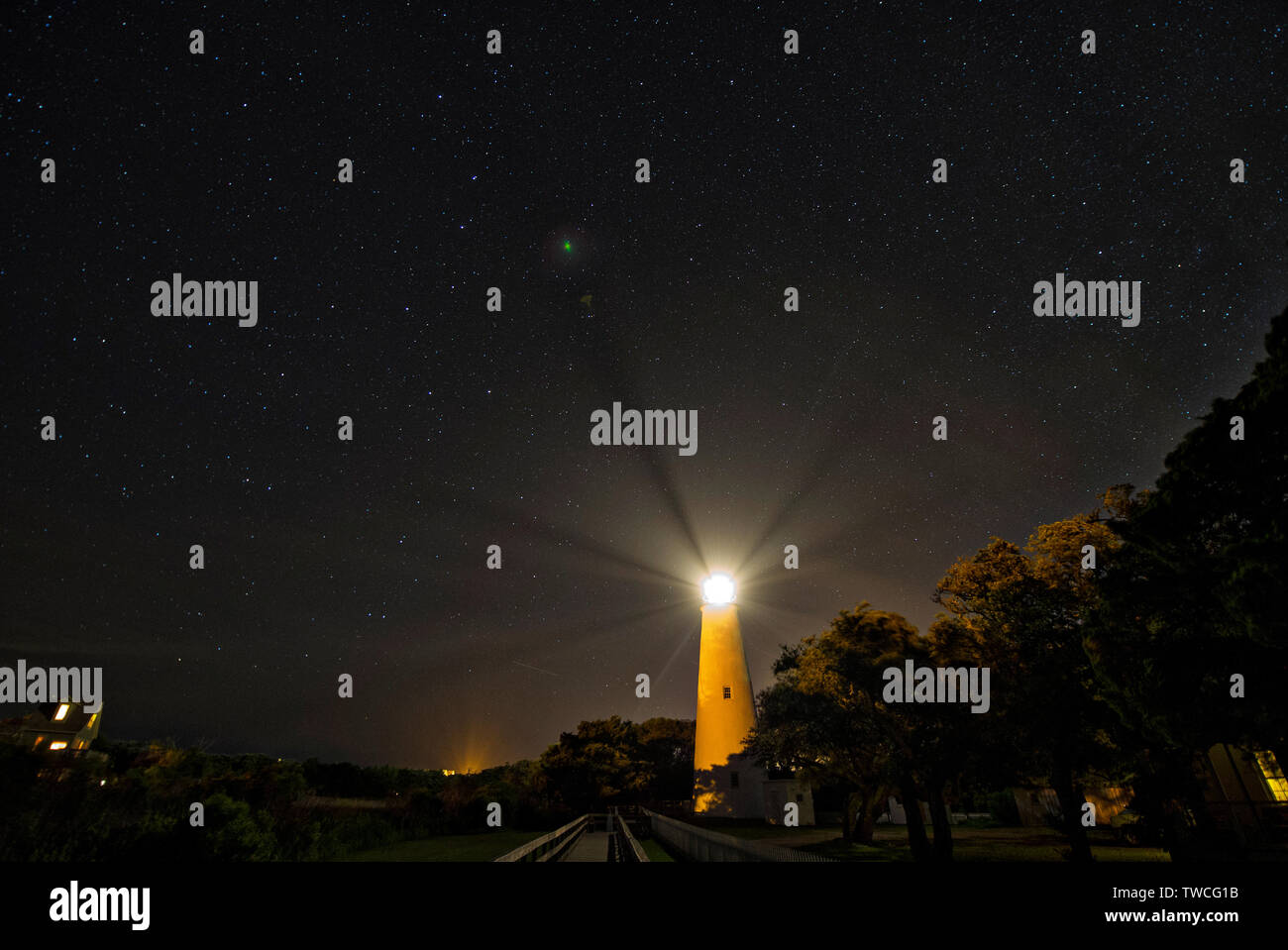 Vereinigte Staaten: 23. Juni 2017: Ocracoke Island Lighthouse, North Carolina. Ocracoke Licht war im Hyde County gebaut, auf Ocracoke Island, North Carolina Stockfoto