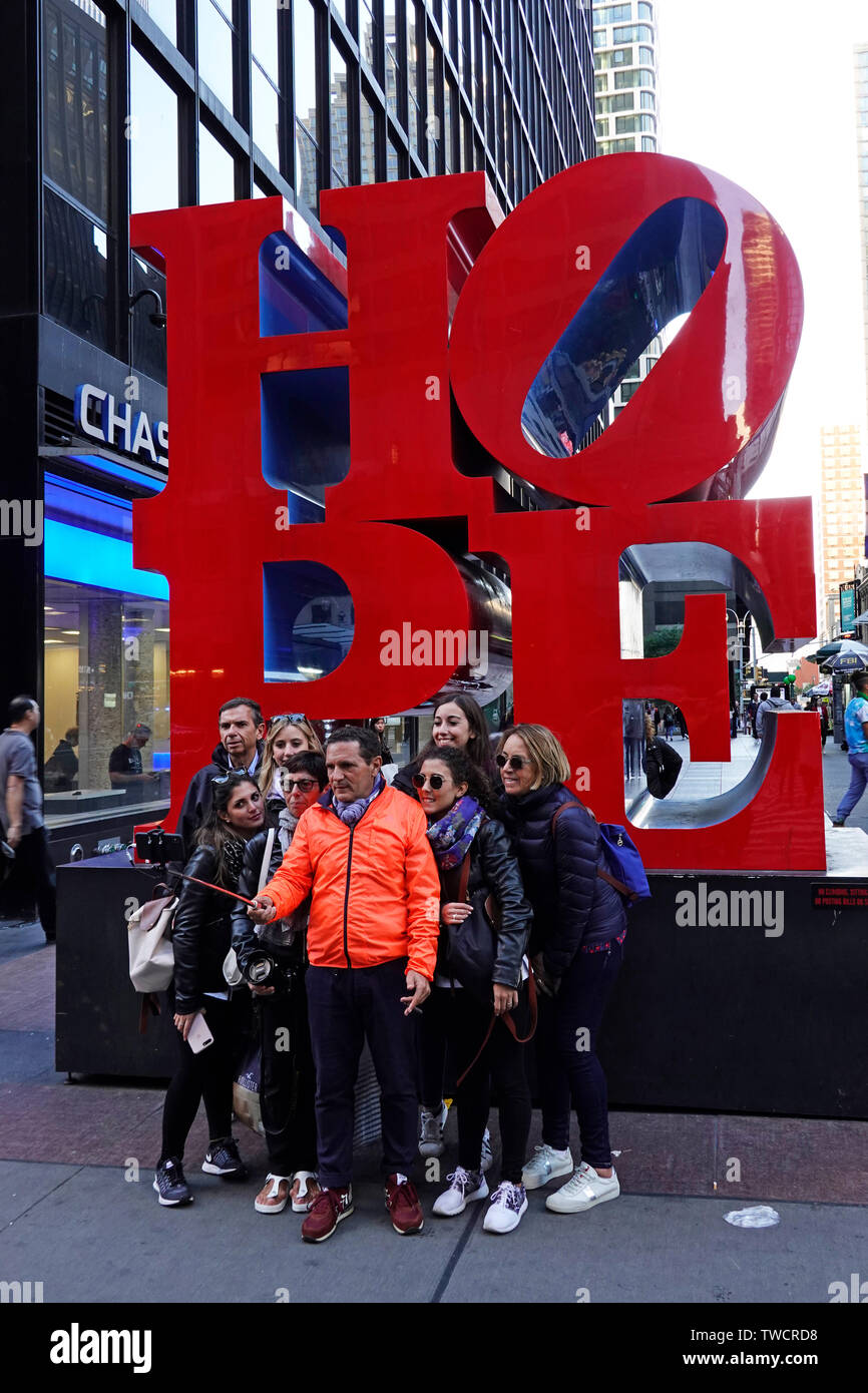 Hoffe, Skulptur von Robert Indiana in Midtown Manhattan NYC Stockfoto