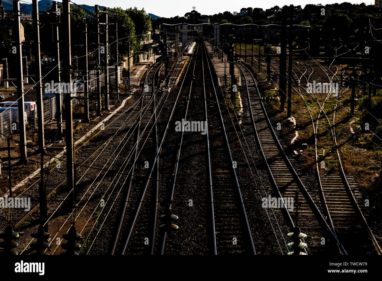 Bahnlinien in der Nähe von Aubagne station in Aubagne, Frankreich Stockfoto