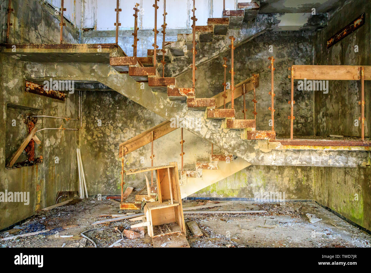 Osteuropa, Ukraine, Pripyat, Tschernobyl. Treppenhaus. Stockfoto