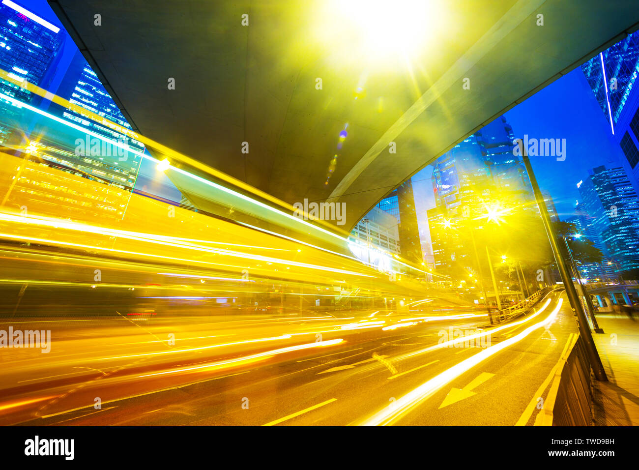 Leichte Wanderwege auf der modernes Gebäude Stockfoto