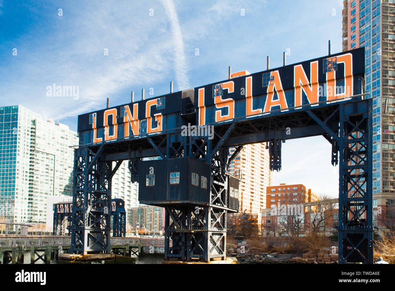 Historische Long Island Zeichen aus Gantry State Park in Long Island City, Queens New York gesehen Stockfoto
