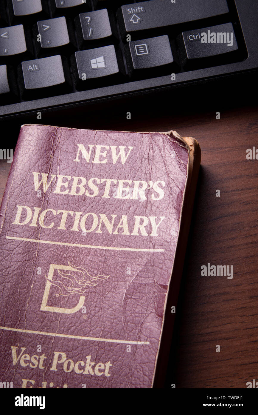 Wörterbuch und Tastatur - Alte Schule Spellcheck Stockfoto