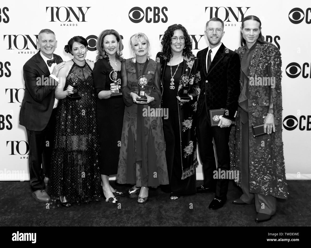 New York, NY - Juni 09, 2019: Besetzung der'Hadestown' Sieger in der Kategorie "Bestes Musical" stellt in der Presse Zimmer auf dem 73. jährlichen Tony Awards in der Radio City Music Stockfoto