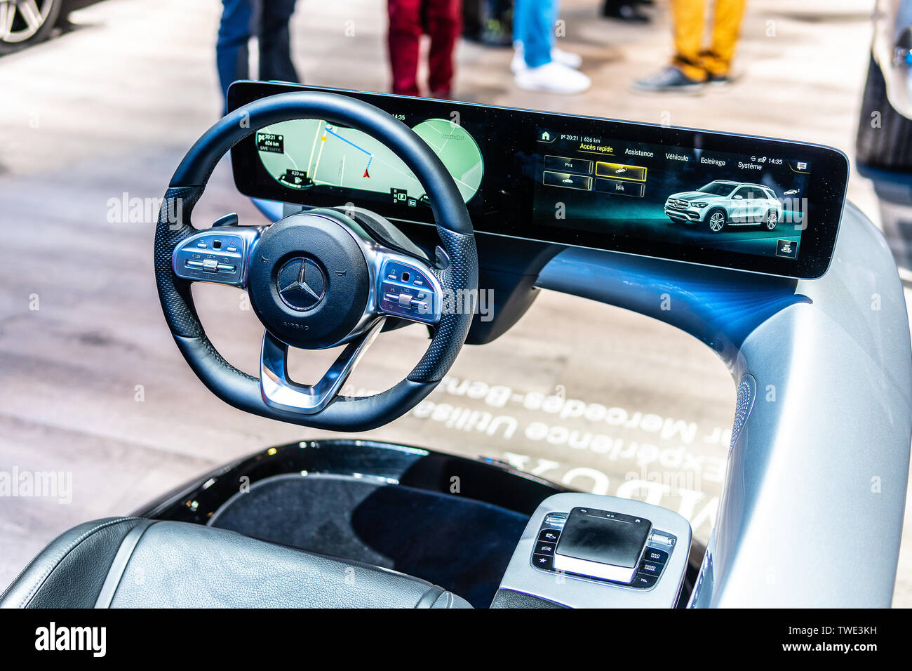 Paris, Frankreich, 05.Oktober, 2018 Mercedes Fahrsimulator Cockpit intuitive Intelligent Multimedia System MBUX von Mercedes bei der Mondial Paris Motor Show Stockfoto