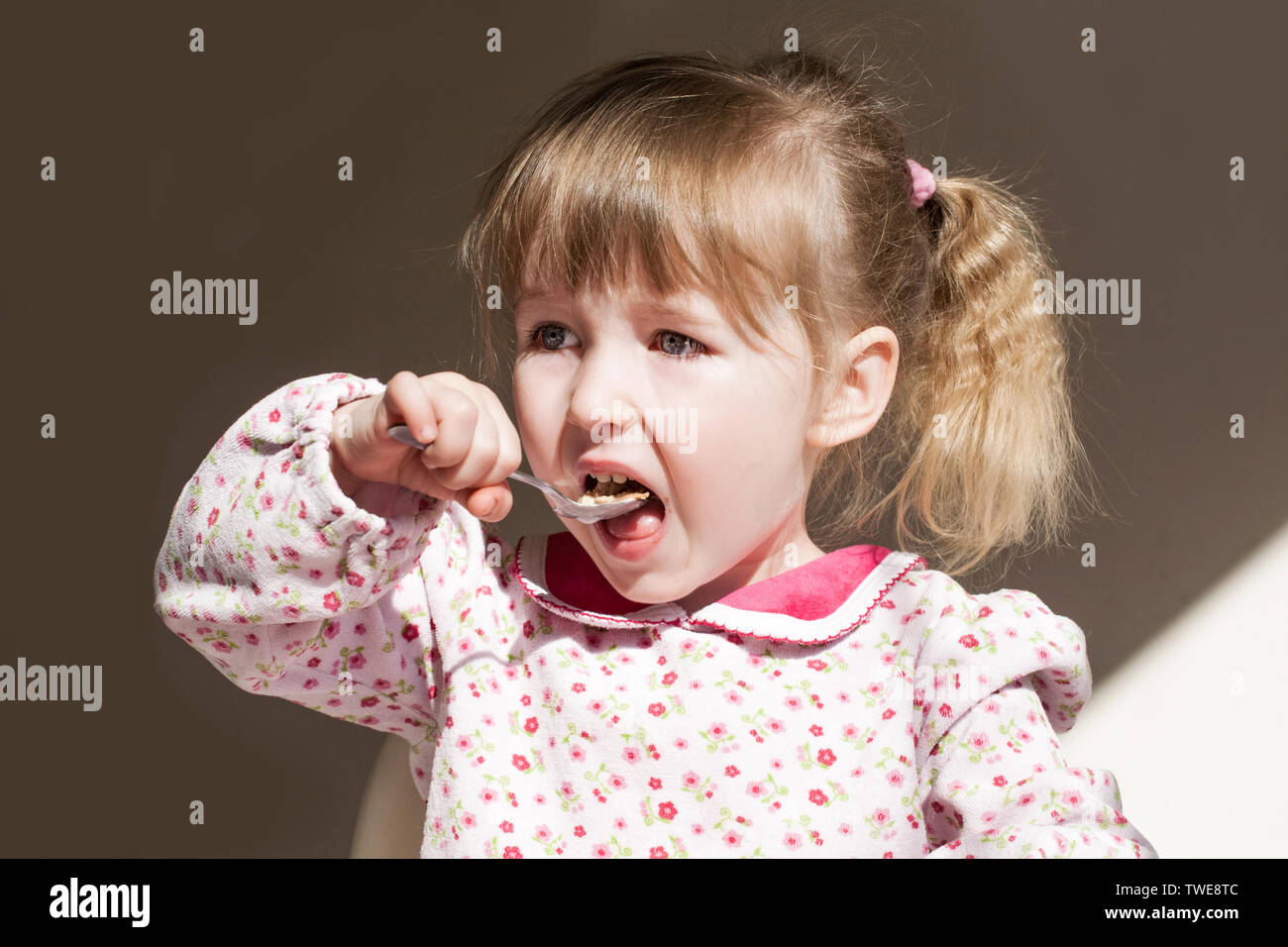 Kid face Fotos und Bildmaterial in hoher Auflösung Alamy