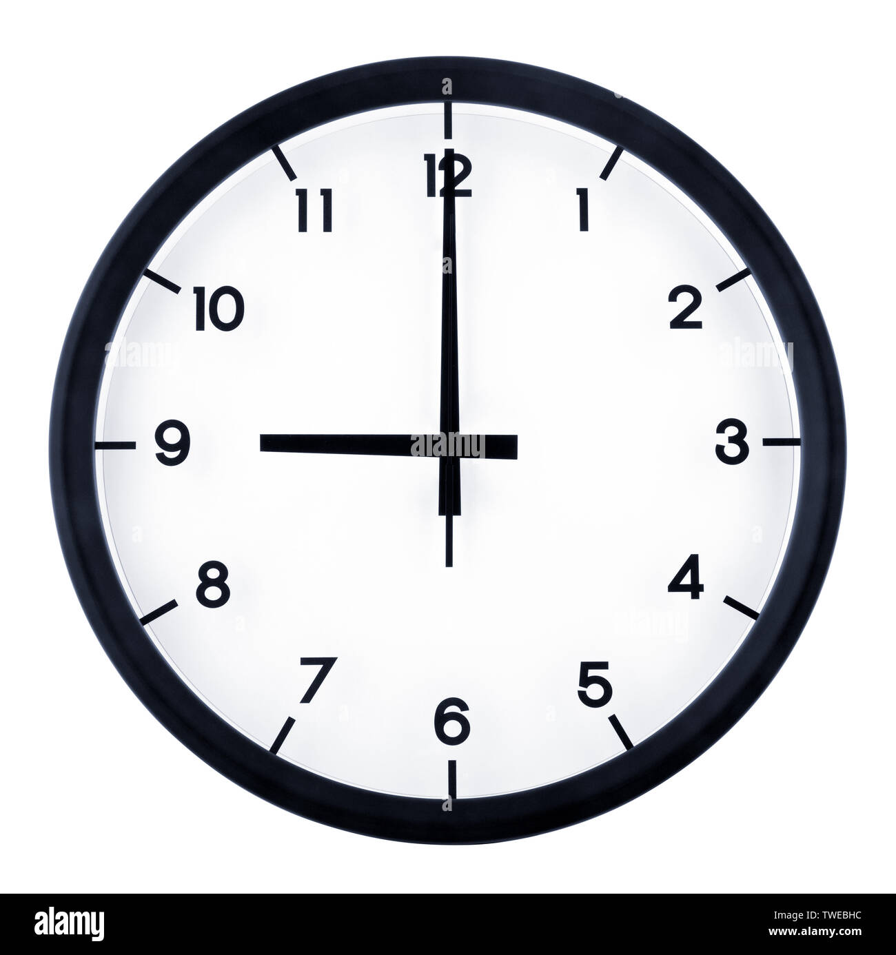 Klassische analoge Uhr zeigt auf 09:00, isoliert auf weißem Hintergrund Stockfoto