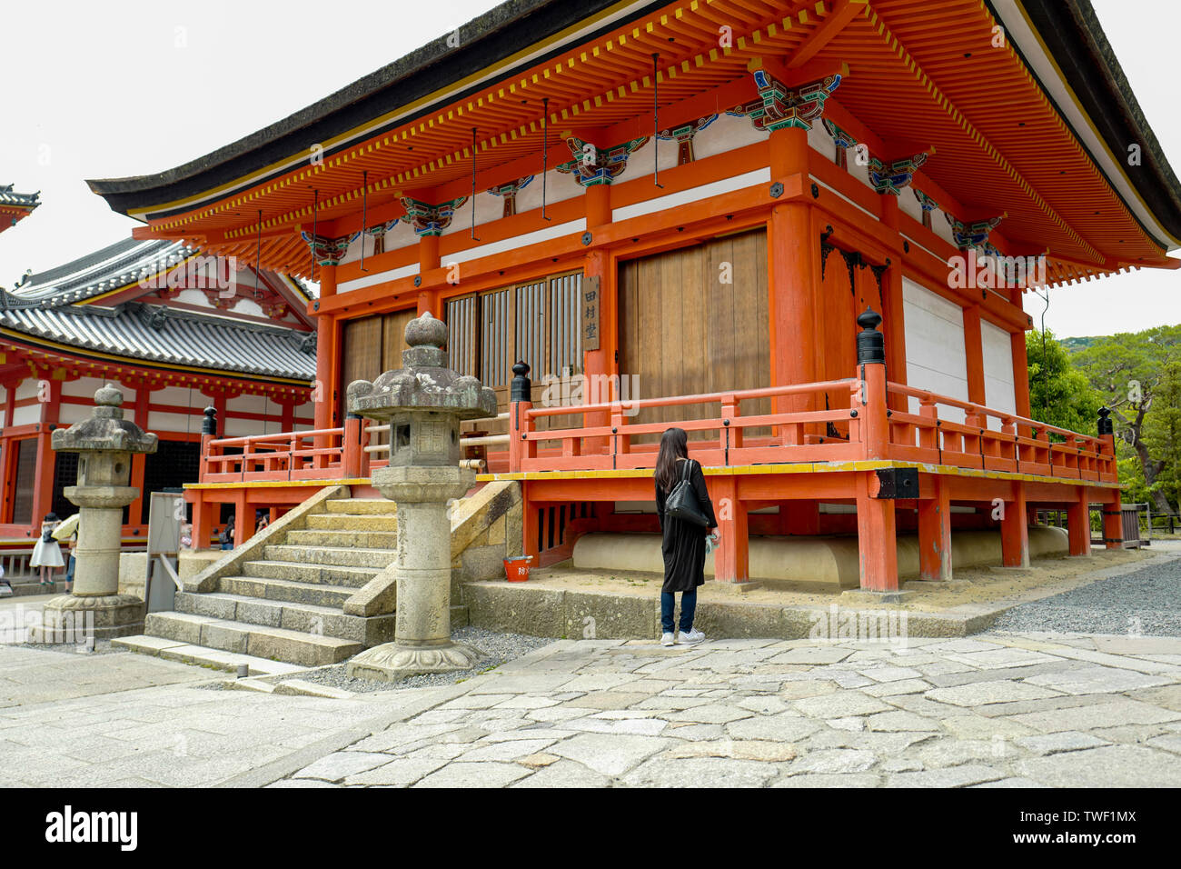 Kyoto, Japan, 30., Mai, 2017. Das Gebäude in der Kiyomizu-dera, formal Otowa-san Kiyomizu-dera, ist eine unabhängige buddhistische Tempel in Kyoto. Th Stockfoto